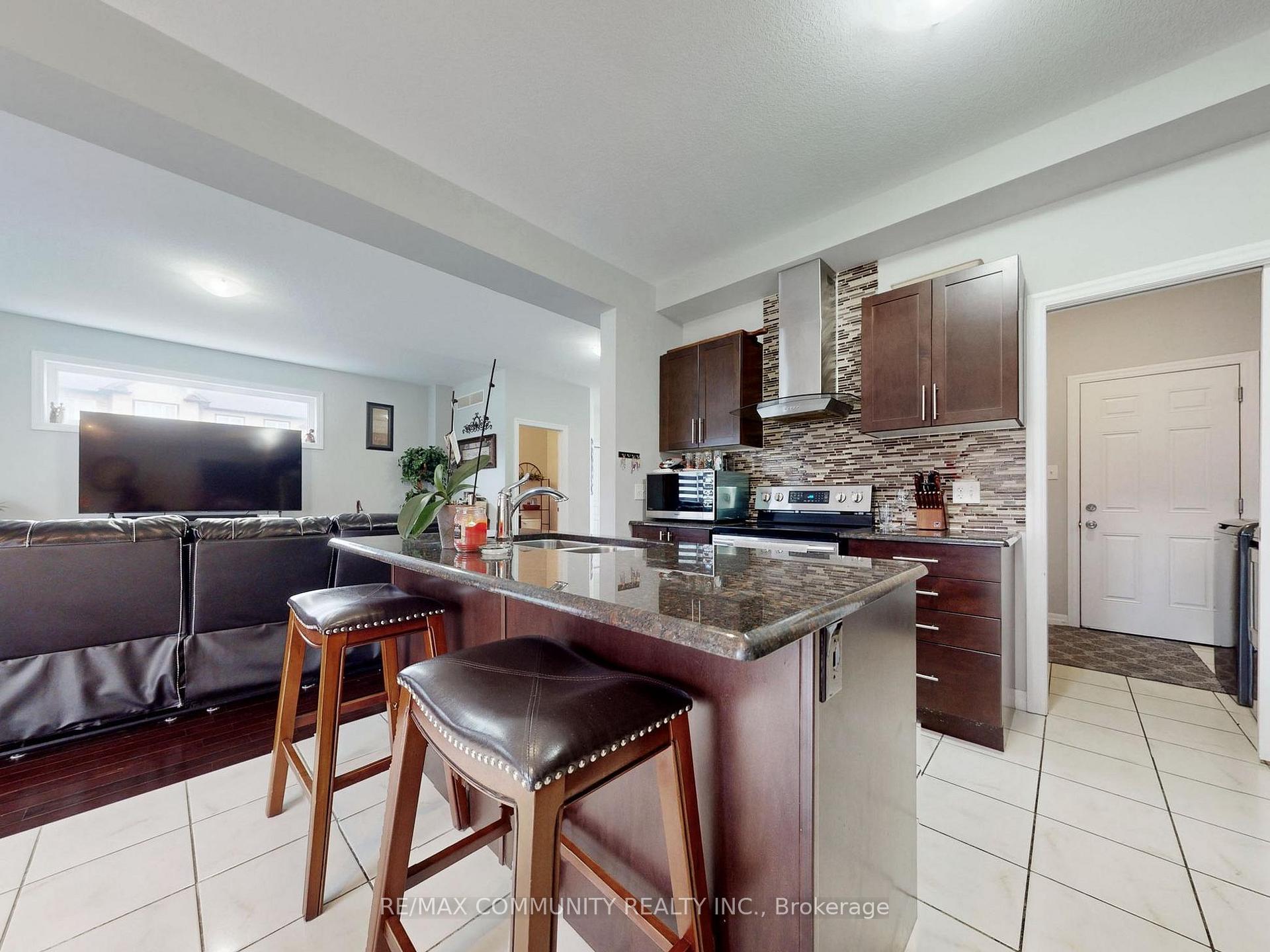 Photo 11 of 2 Castlebay Street, Kitchener, Huron Park — HOMEH