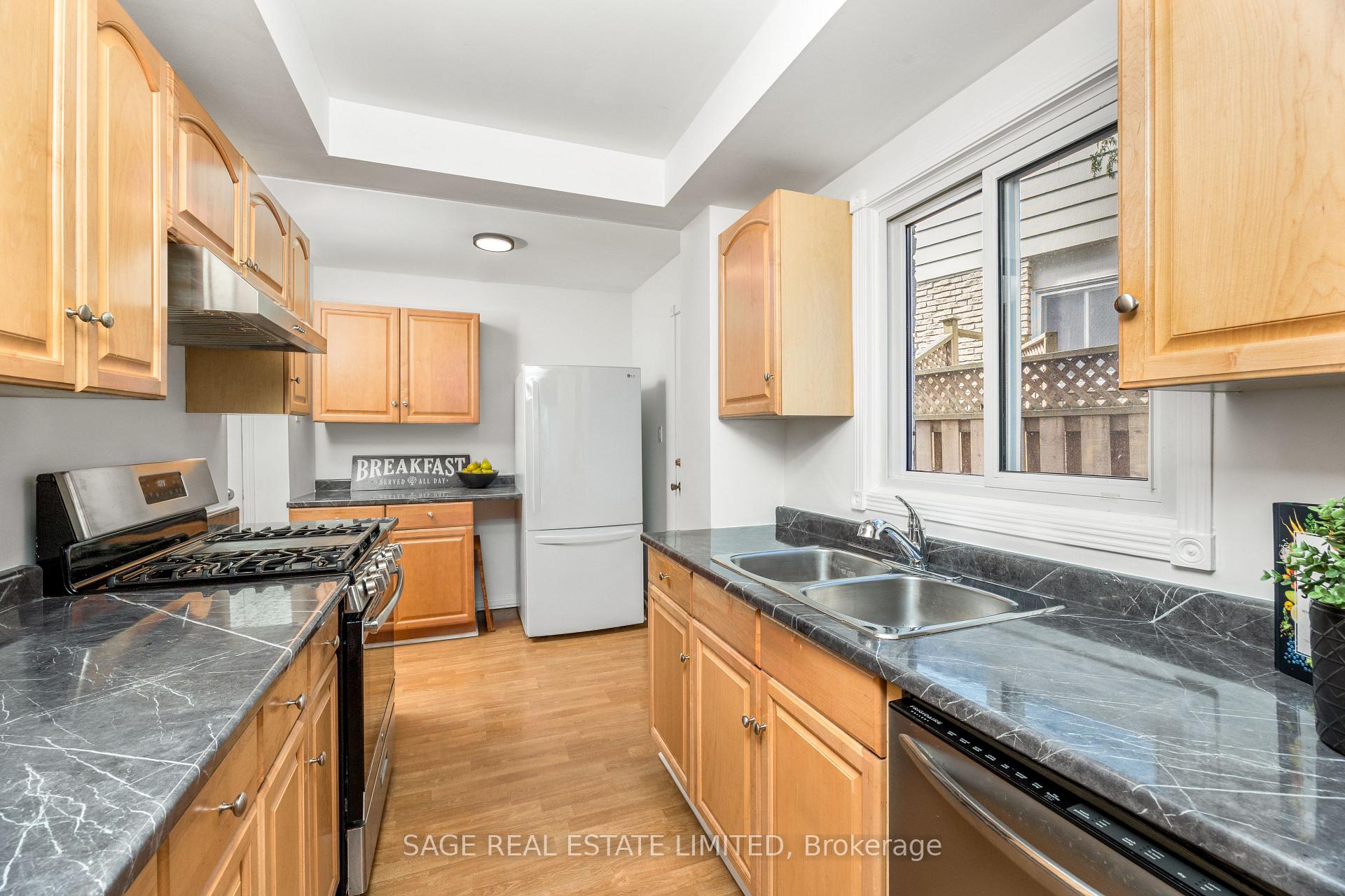 Photo 7 of 9 Reginald Crescent, Markham, Markham Village — HOMEH