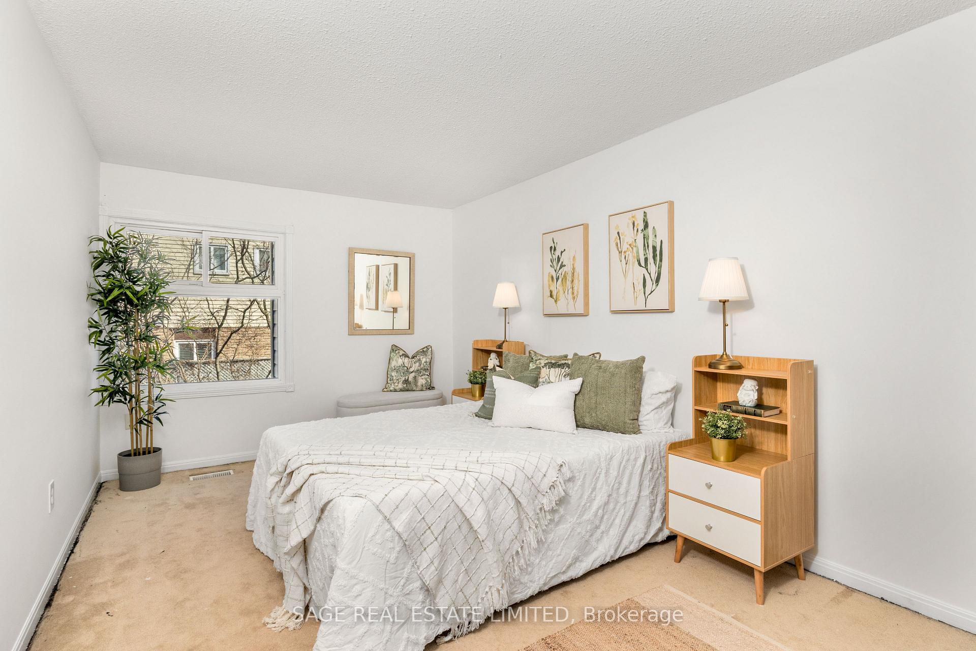 Photo 11 of 9 Reginald Crescent, Markham, Markham Village — HOMEH