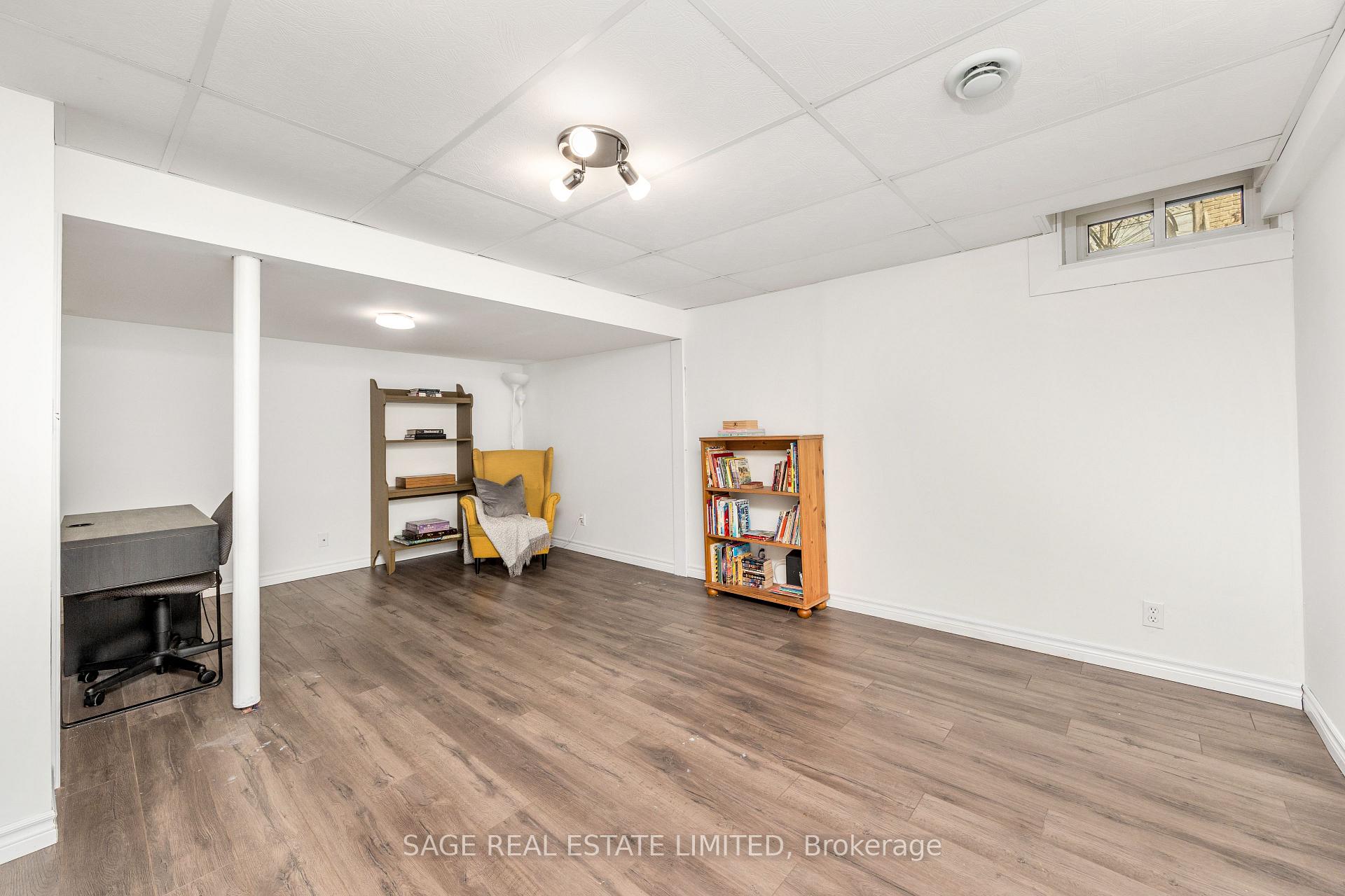 Photo 14 of 9 Reginald Crescent, Markham, Markham Village — HOMEH