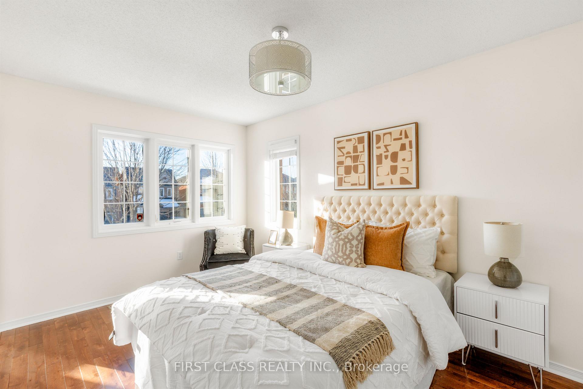 Photo 12 of 26 Tara Crescent, Markham, Cedarwood — HOMEH