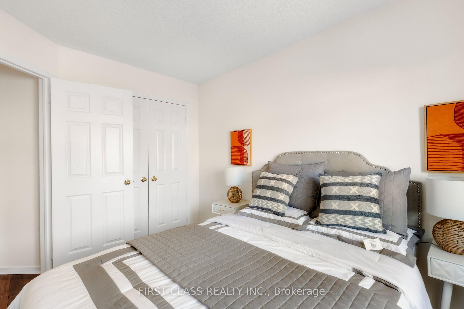 Photo 17 of 26 Tara Crescent, Markham, Cedarwood — HOMEH
