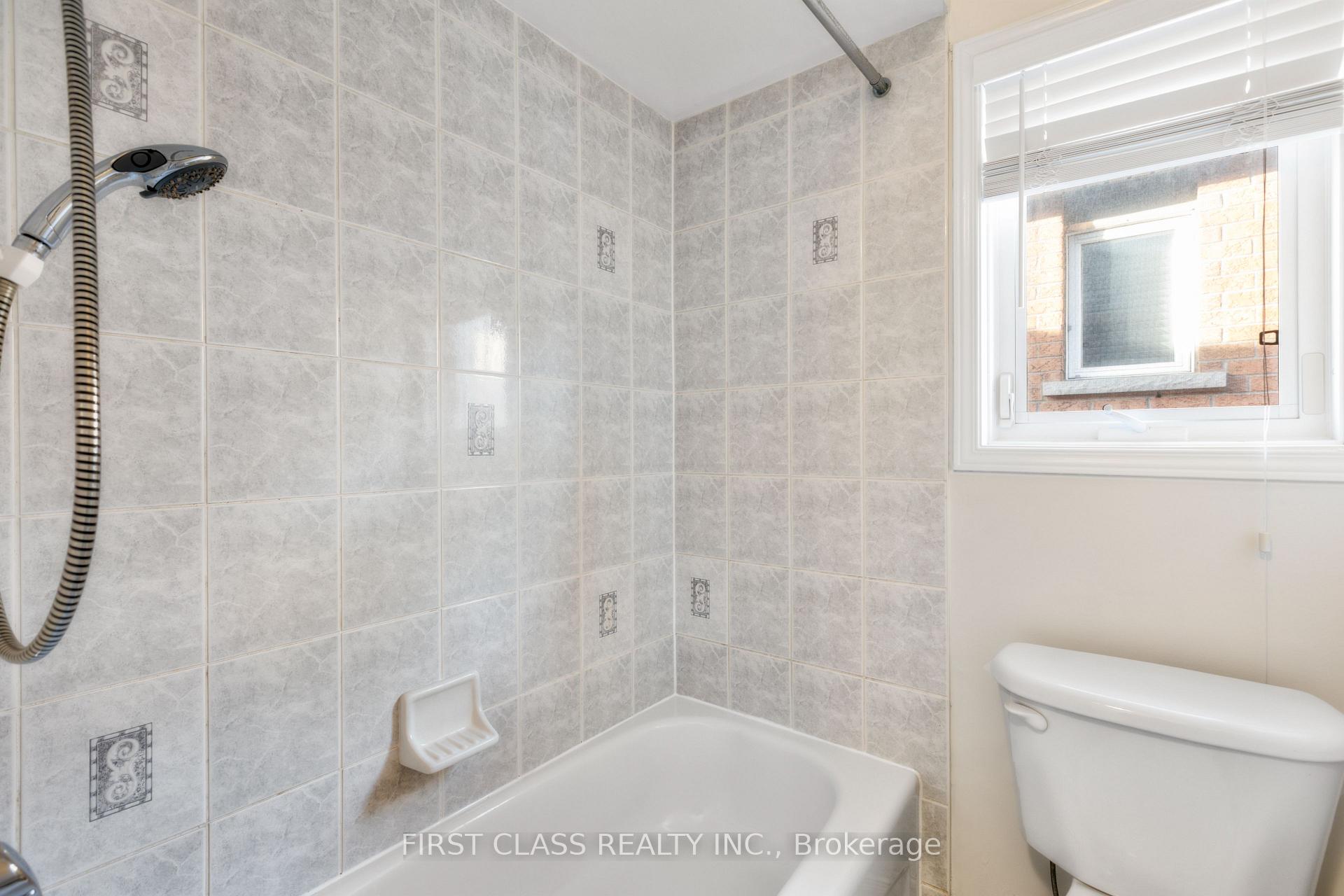 Photo 21 of 26 Tara Crescent, Markham, Cedarwood — HOMEH
