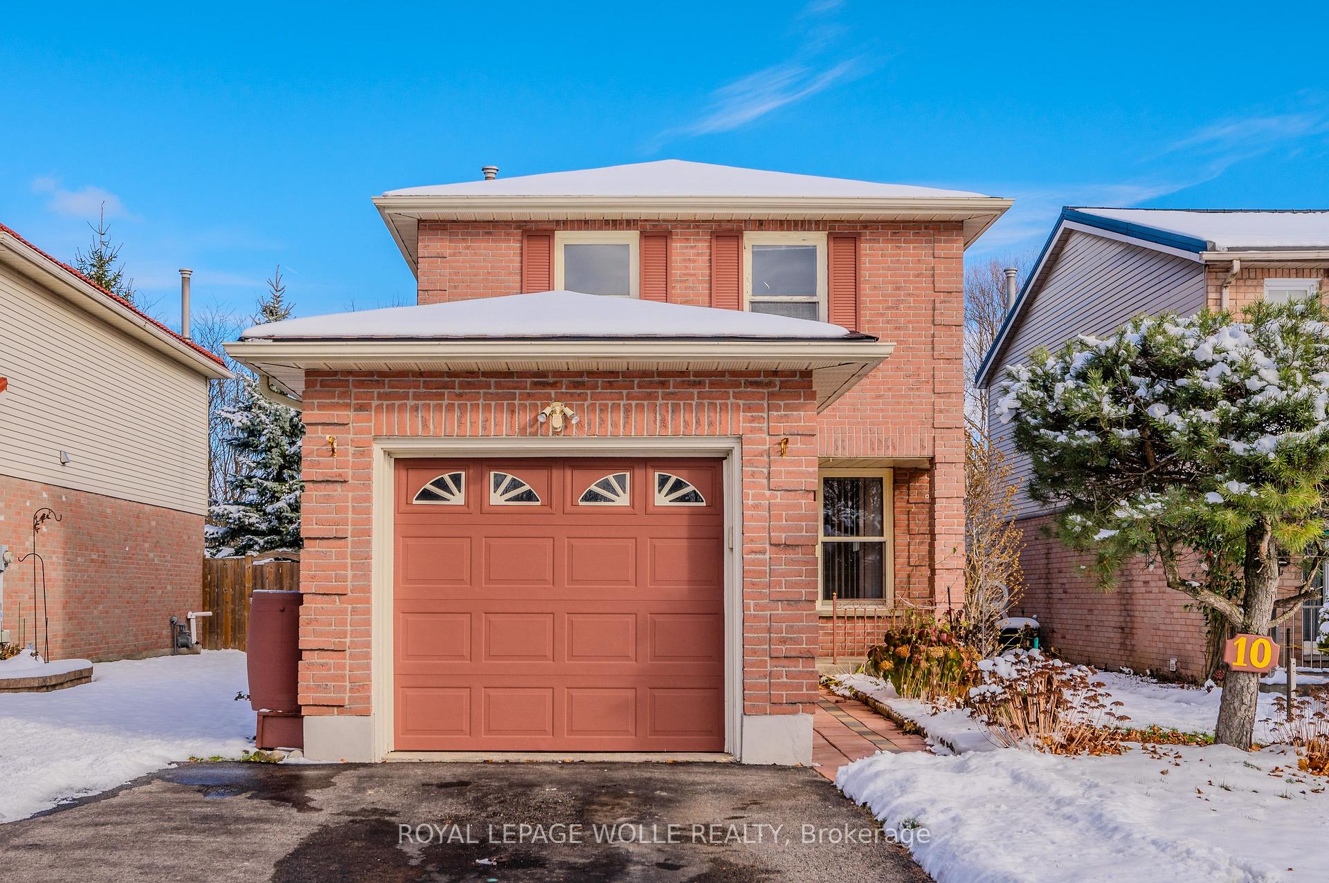 Photo 1 of 10 Fenwick Court, Kitchener — HOMEH