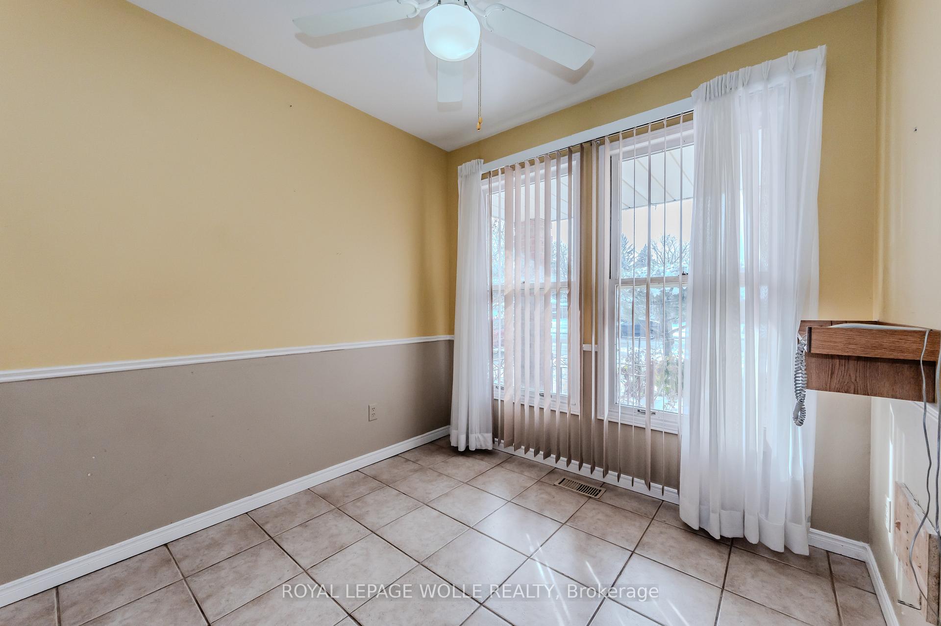 Photo 12 of 10 Fenwick Court, Kitchener — HOMEH