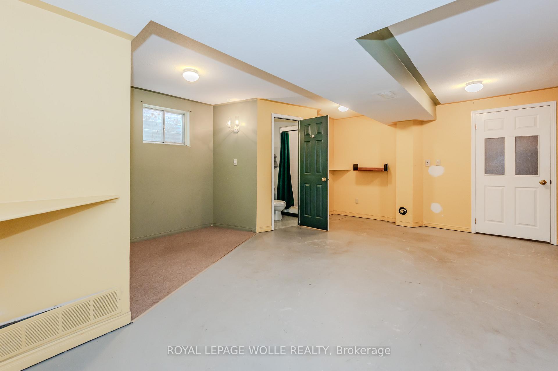 Photo 29 of 10 Fenwick Court, Kitchener — HOMEH