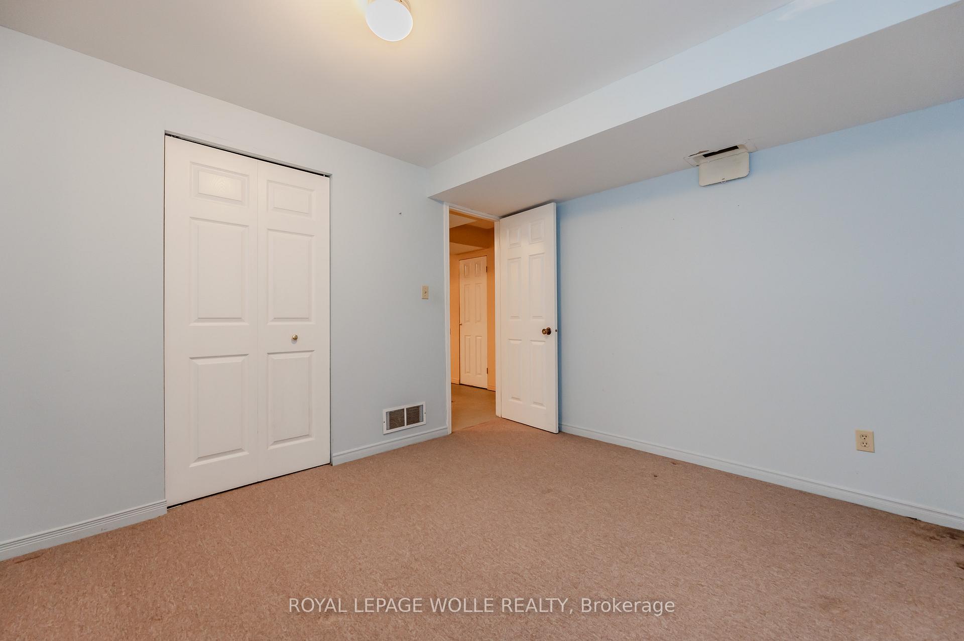 Photo 31 of 10 Fenwick Court, Kitchener — HOMEH