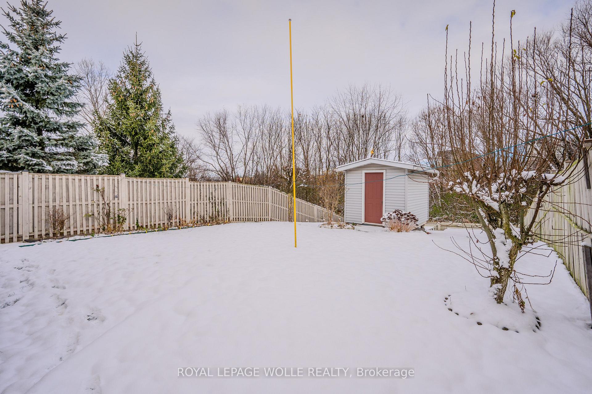 Photo 36 of 10 Fenwick Court, Kitchener — HOMEH