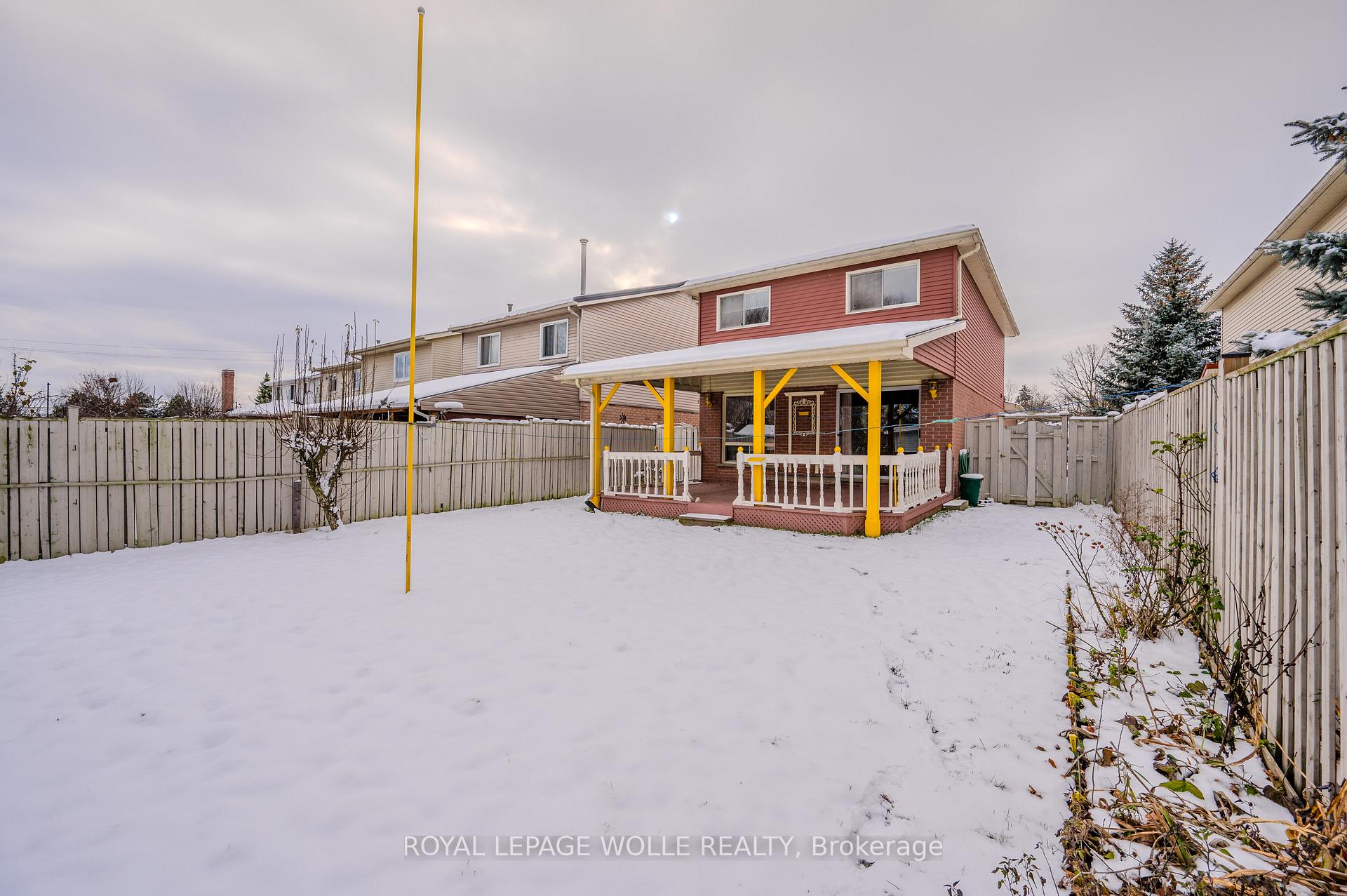 Photo 37 of 10 Fenwick Court, Kitchener — HOMEH