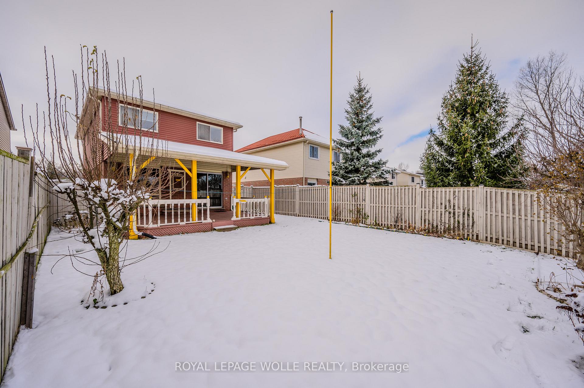 Photo 38 of 10 Fenwick Court, Kitchener — HOMEH