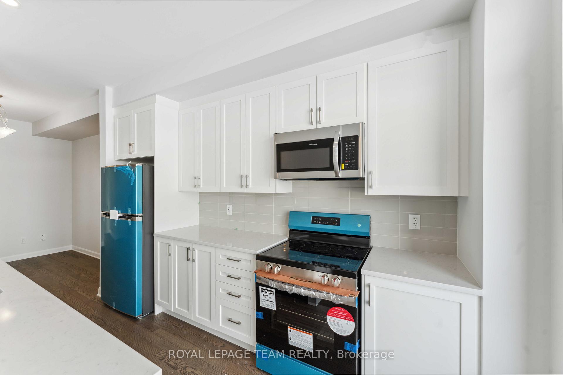 Photo 12 of 136 Invention Boulevard, Ottawa, Kanata - Morgan's Grant/South March — HOMEH