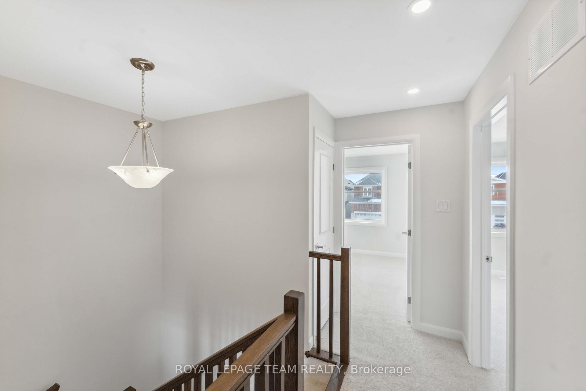 Photo 15 of 136 Invention Boulevard, Ottawa, Kanata - Morgan's Grant/South March — HOMEH