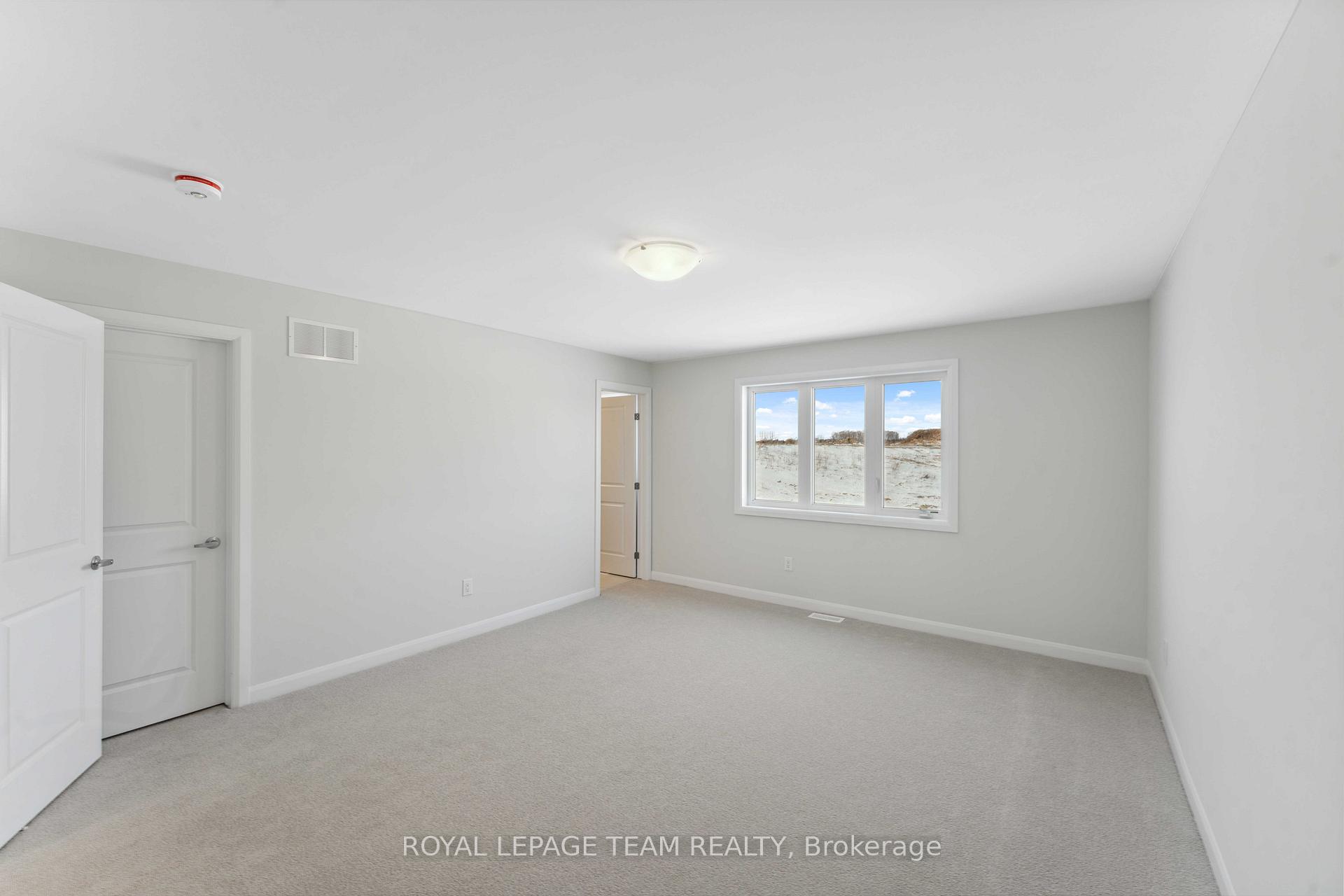 Photo 16 of 136 Invention Boulevard, Ottawa, Kanata - Morgan's Grant/South March — HOMEH