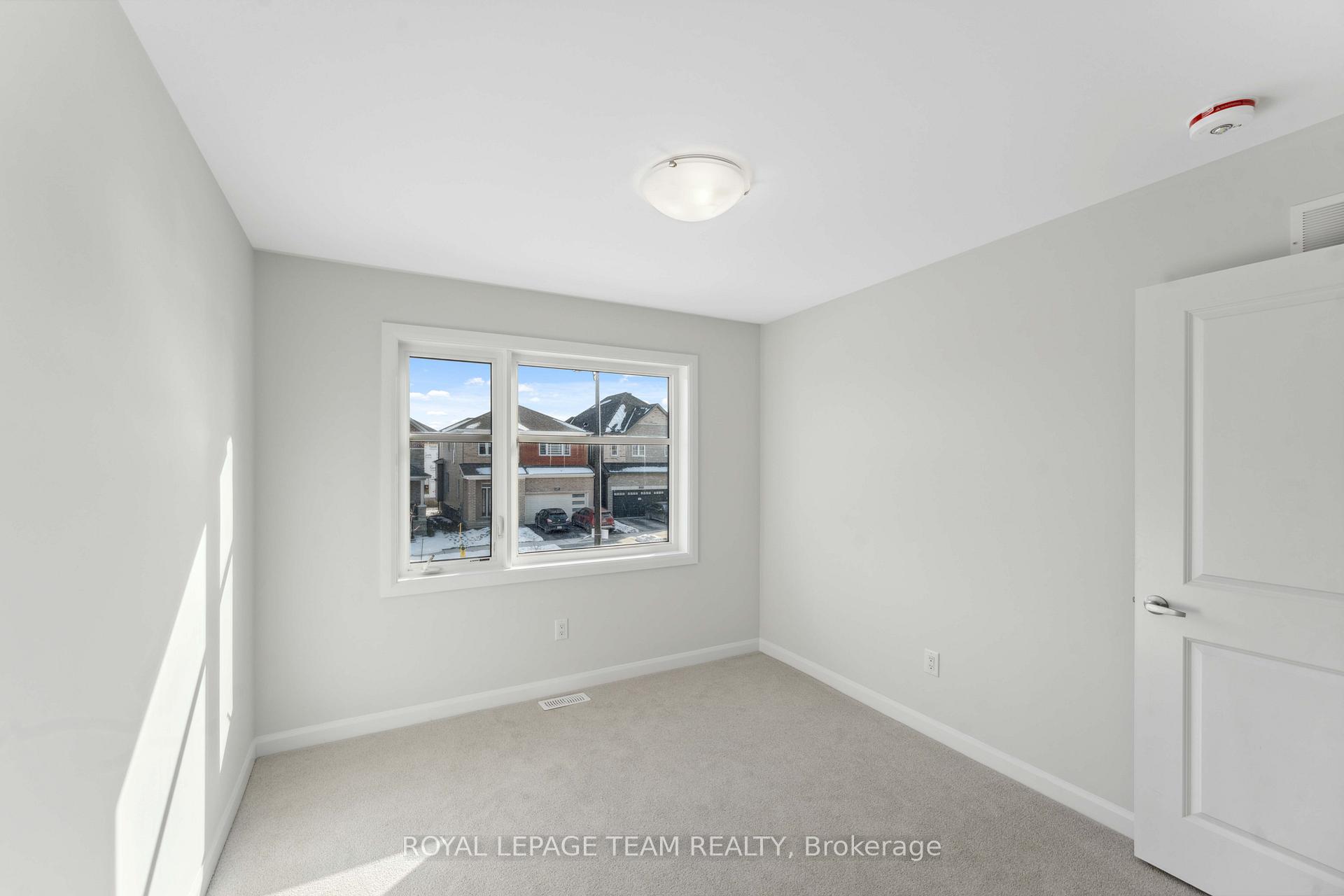 Photo 20 of 136 Invention Boulevard, Ottawa, Kanata - Morgan's Grant/South March — HOMEH