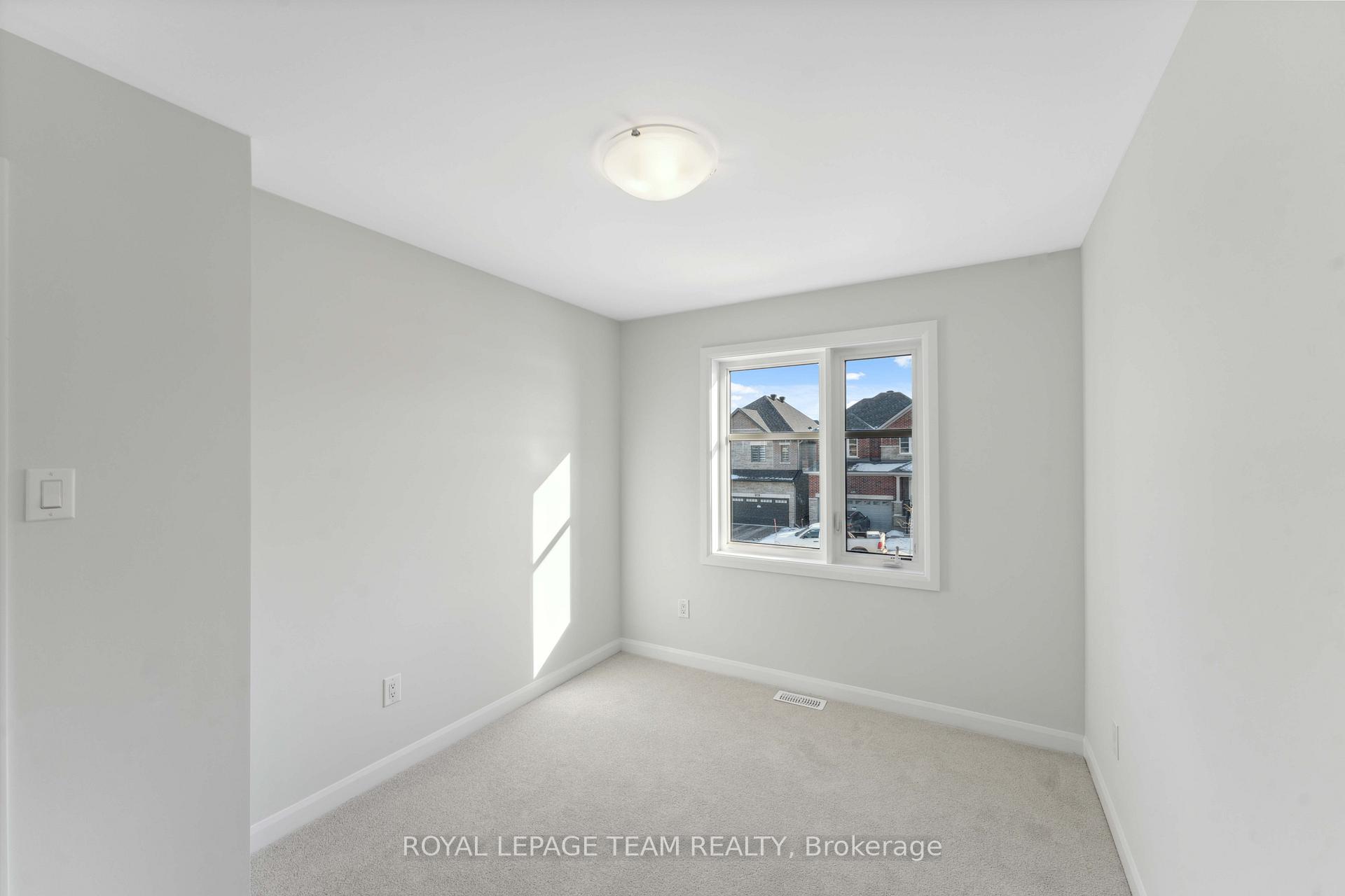 Photo 22 of 136 Invention Boulevard, Ottawa, Kanata - Morgan's Grant/South March — HOMEH