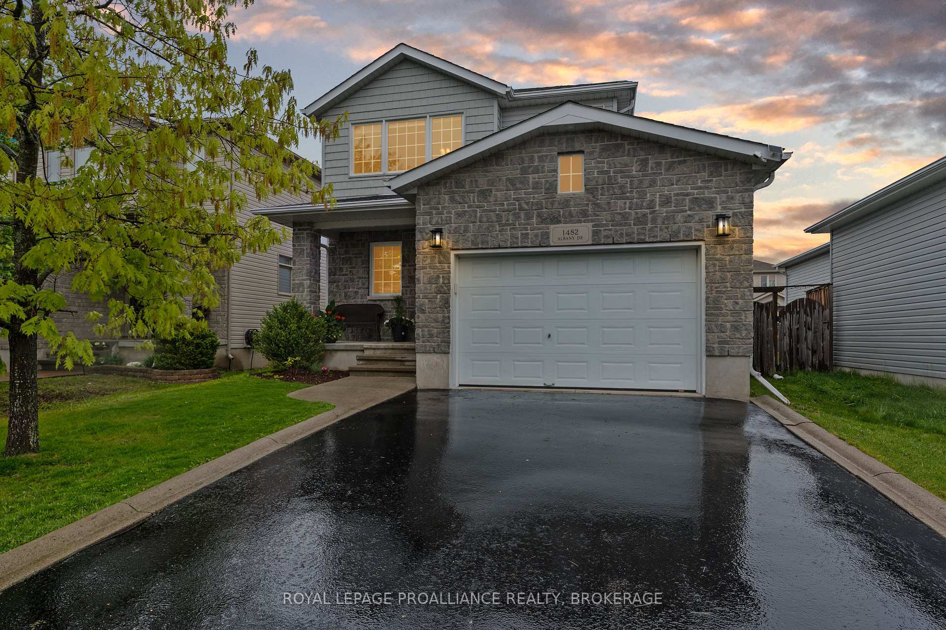 Photo 2 of 1482 Albany Drive, Kingston, City Northwest — HOMEH
