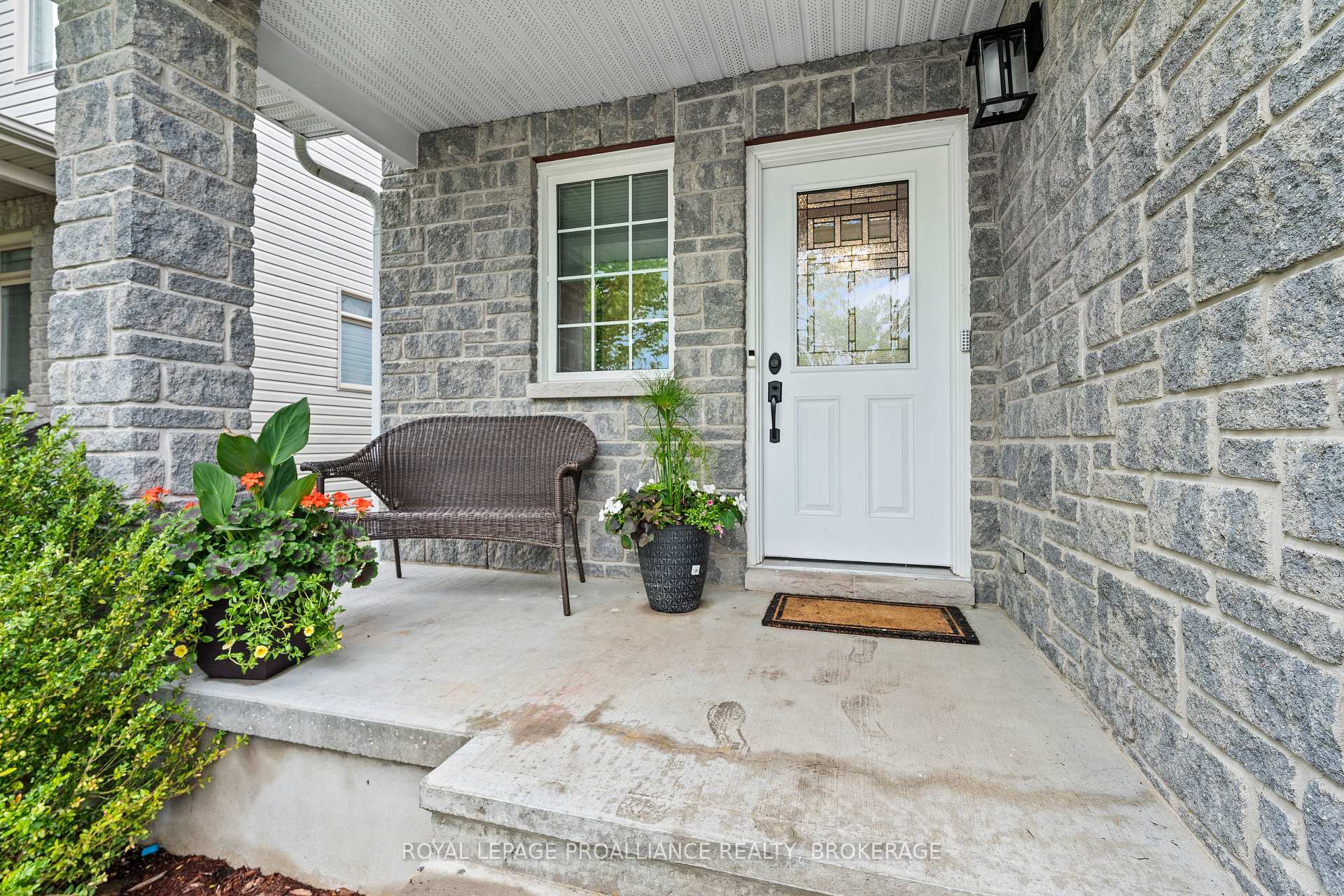Photo 4 of 1482 Albany Drive, Kingston, City Northwest — HOMEH