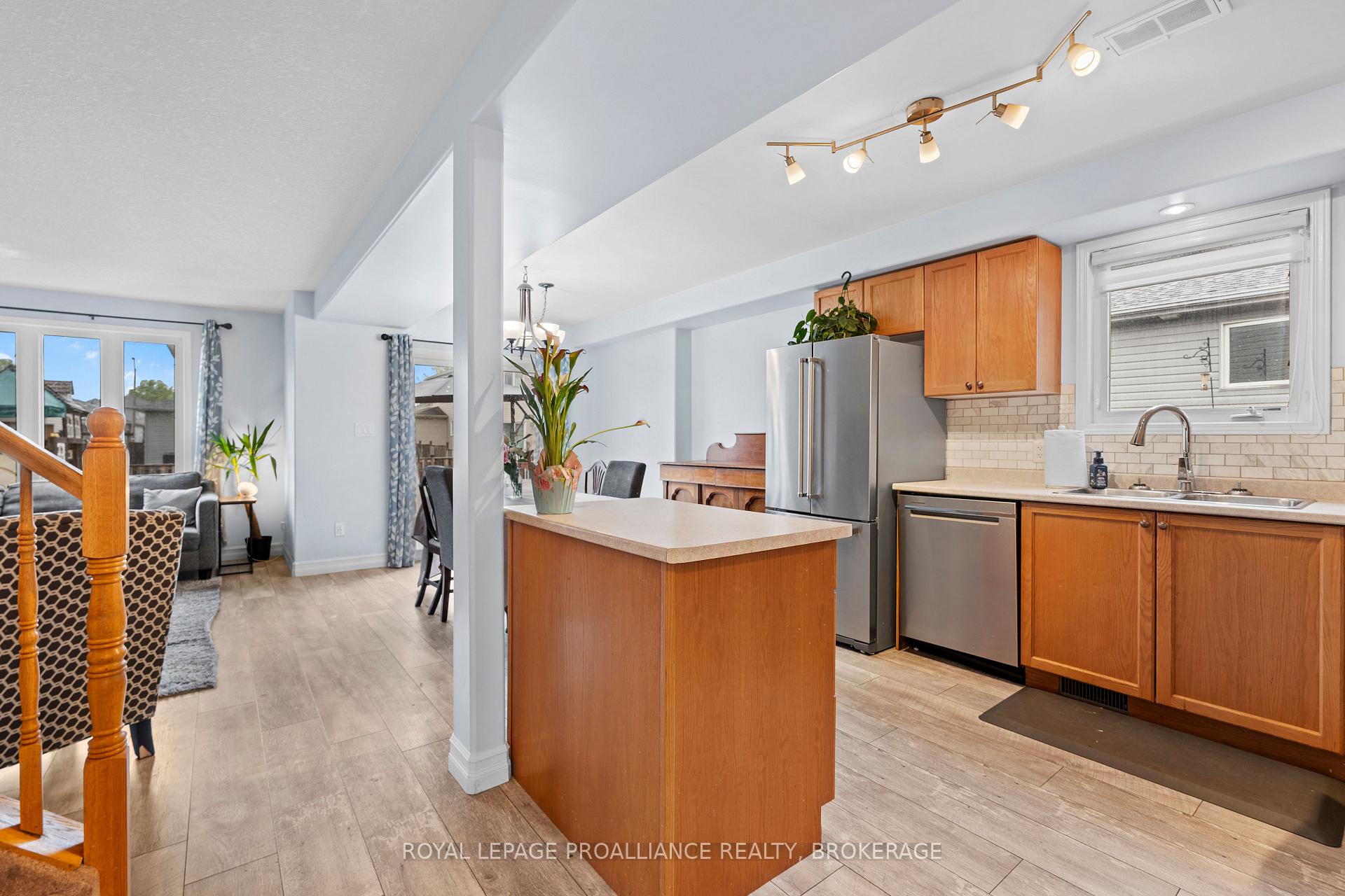 Photo 8 of 1482 Albany Drive, Kingston, City Northwest — HOMEH