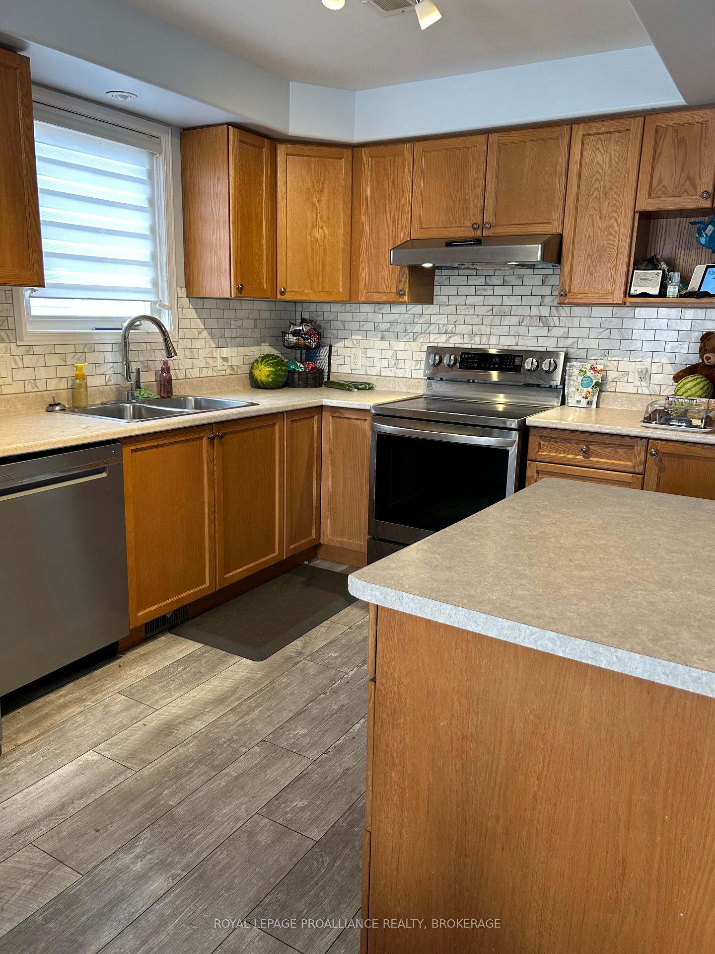 Photo 9 of 1482 Albany Drive, Kingston, City Northwest — HOMEH
