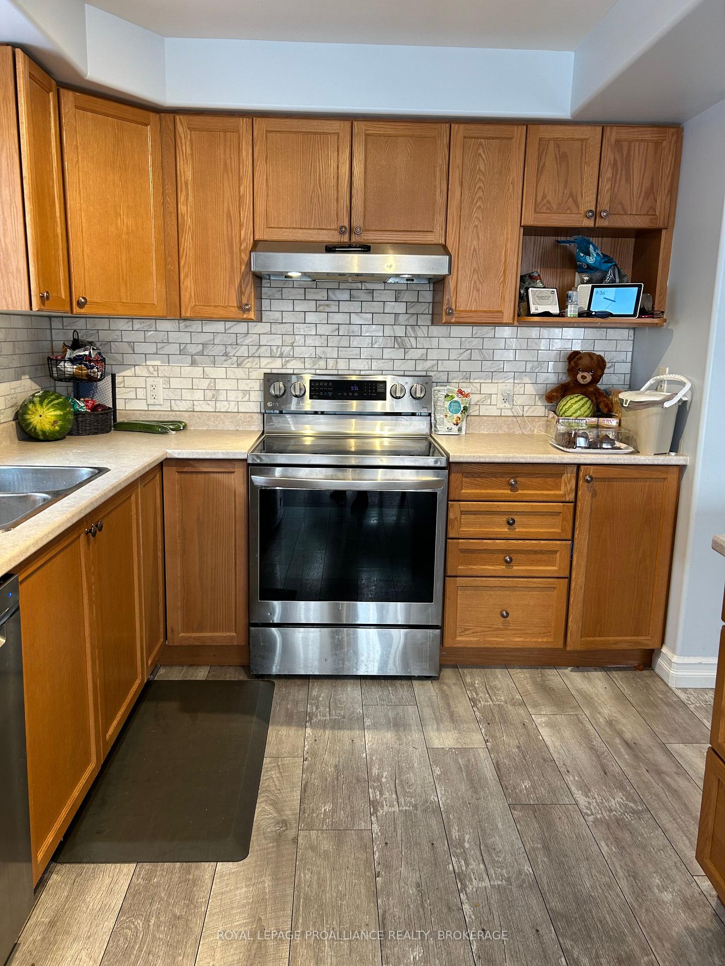 Photo 10 of 1482 Albany Drive, Kingston, City Northwest — HOMEH