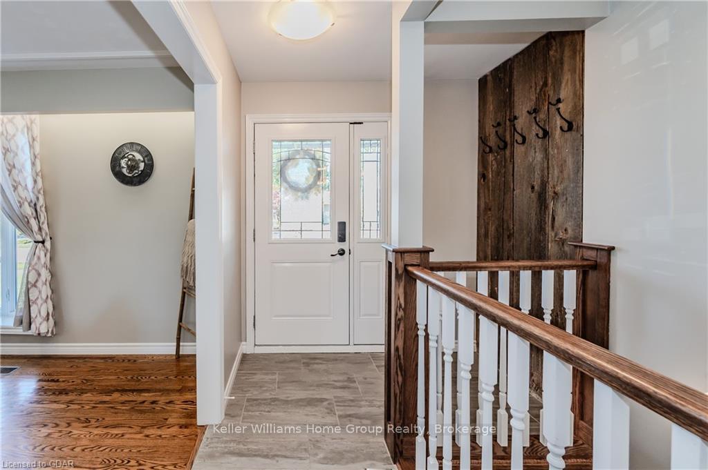 Photo 3 of 49 Strathcona Crescent, Kitchener — HOMEH