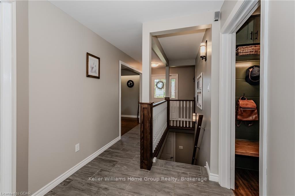 Photo 10 of 49 Strathcona Crescent, Kitchener — HOMEH