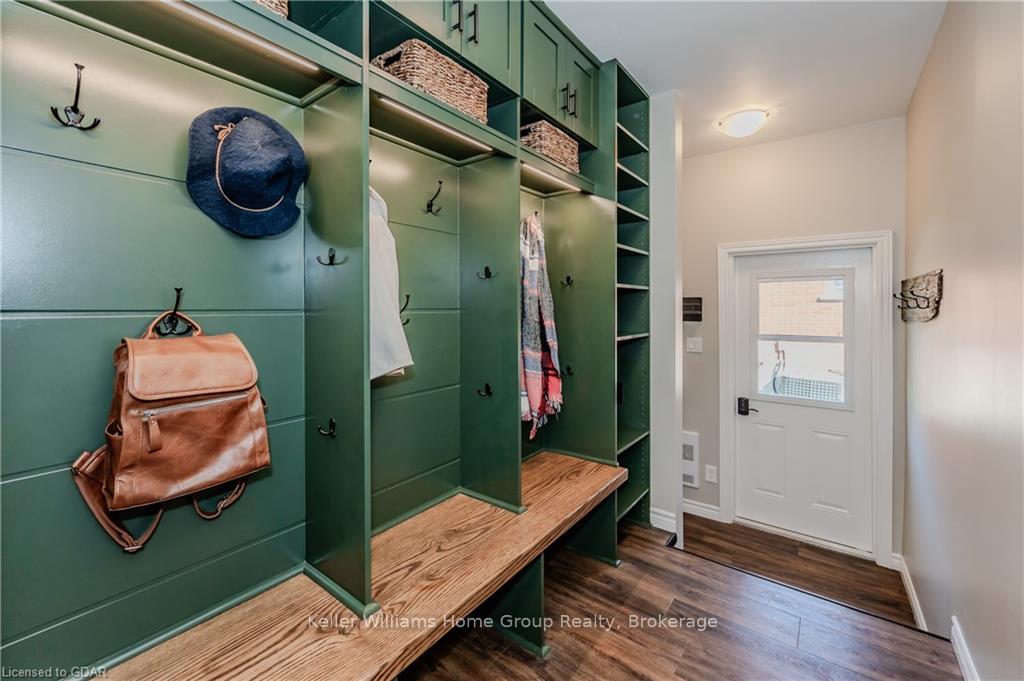 Photo 11 of 49 Strathcona Crescent, Kitchener — HOMEH