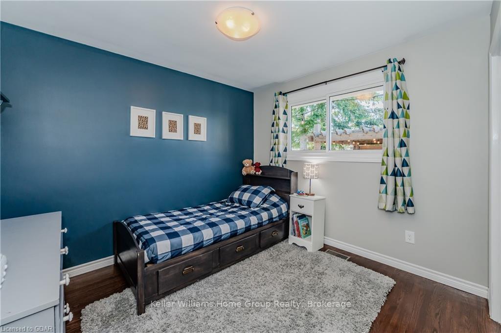 Photo 16 of 49 Strathcona Crescent, Kitchener — HOMEH