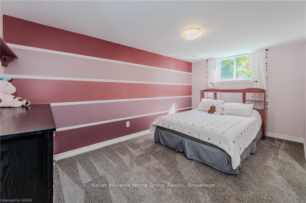 Photo 26 of 49 Strathcona Crescent, Kitchener — HOMEH