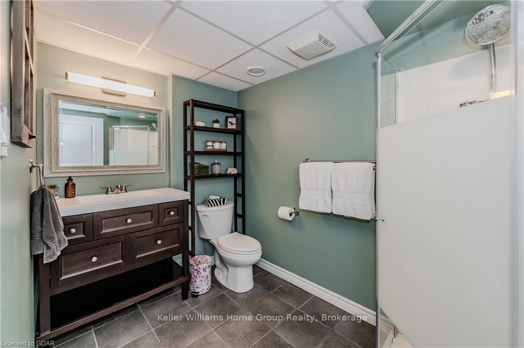 Photo 32 of 49 Strathcona Crescent, Kitchener — HOMEH