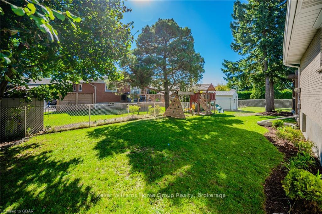 Photo 34 of 49 Strathcona Crescent, Kitchener — HOMEH