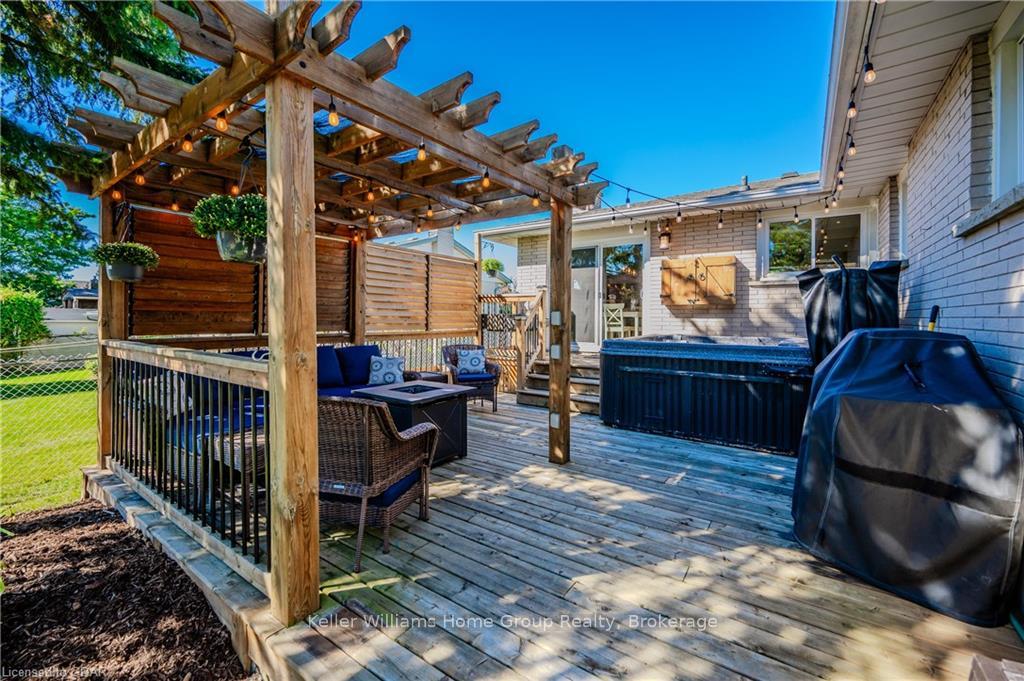 Photo 38 of 49 Strathcona Crescent, Kitchener — HOMEH
