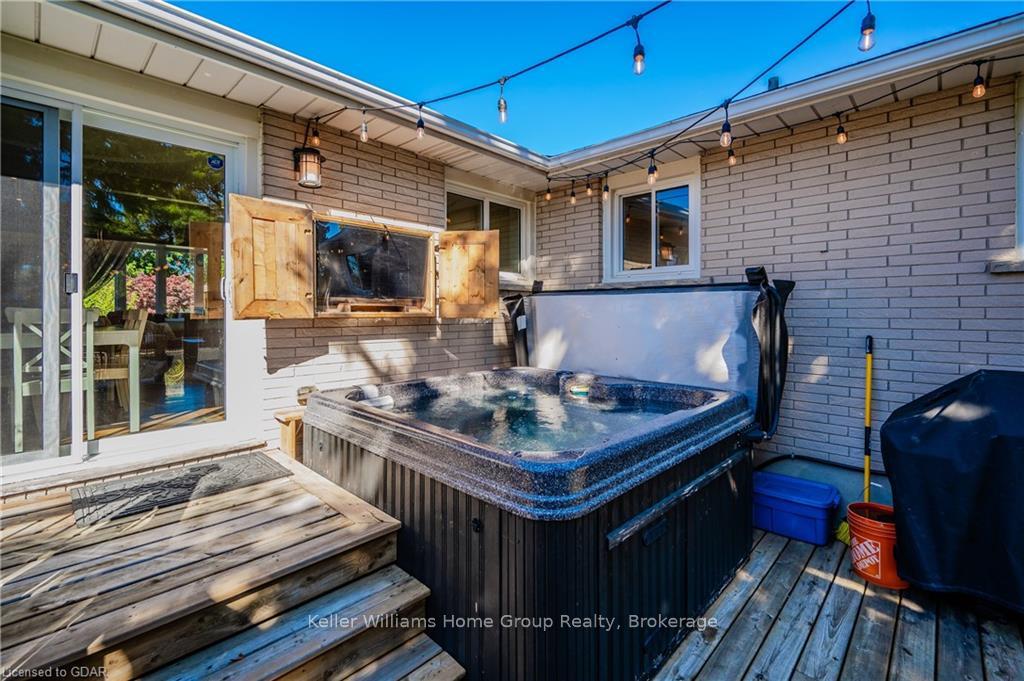 Photo 41 of 49 Strathcona Crescent, Kitchener — HOMEH