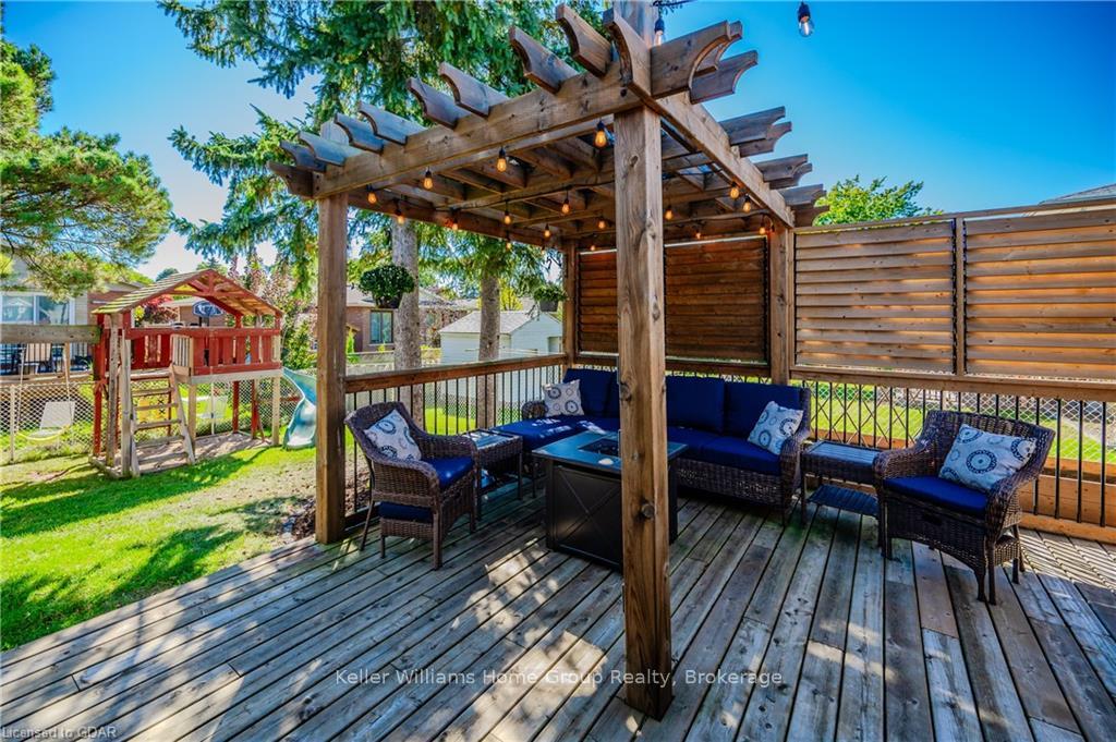 Photo 43 of 49 Strathcona Crescent, Kitchener — HOMEH