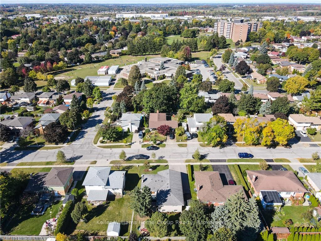 Photo 47 of 49 Strathcona Crescent, Kitchener — HOMEH
