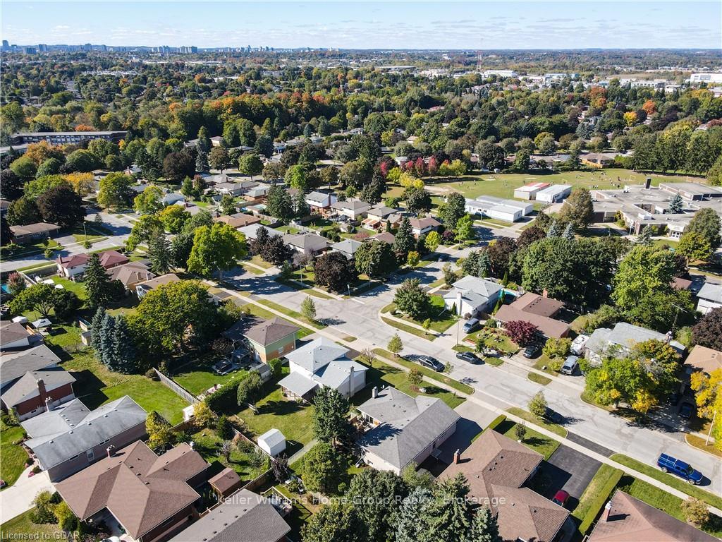 Photo 48 of 49 Strathcona Crescent, Kitchener — HOMEH