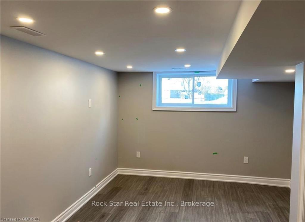 Photo 5 of Unit LOWER UNIT, 54 Nordale Crescent, Hamilton, Stoney Creek Mountain — HOMEH