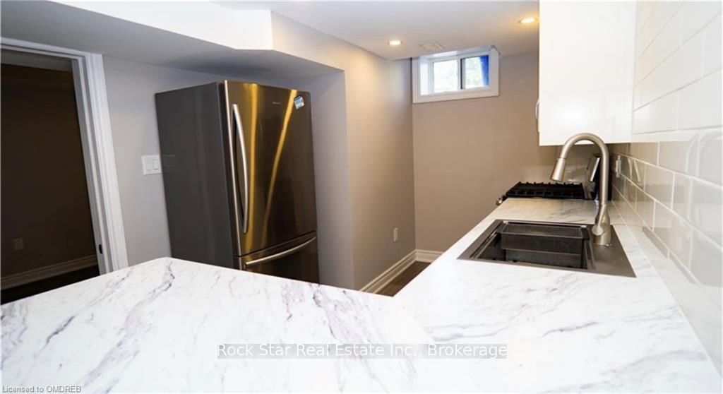 Photo 8 of Unit LOWER UNIT, 54 Nordale Crescent, Hamilton, Stoney Creek Mountain — HOMEH