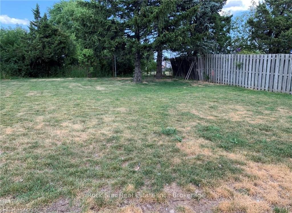 Photo 12 of Unit LOWER UNIT, 54 Nordale Crescent, Hamilton, Stoney Creek Mountain — HOMEH