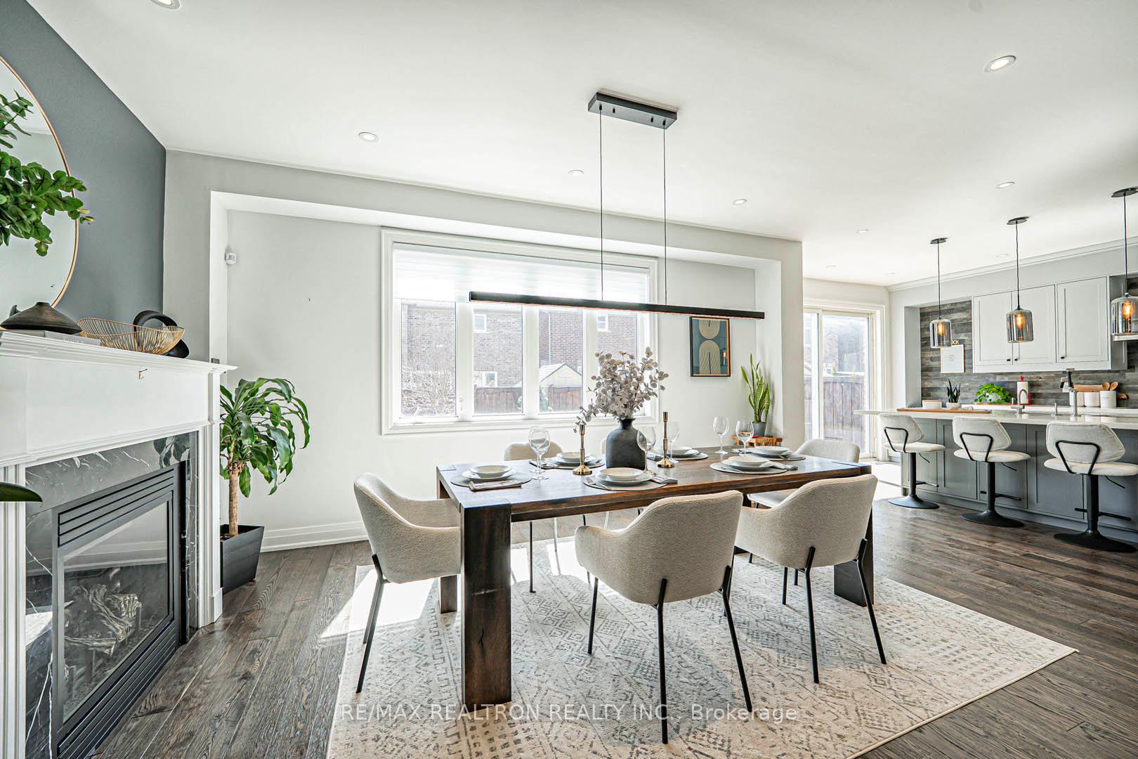 Photo 8 of 19 Duke Of Cornwall Drive, Markham, Victoria Square — HOMEH