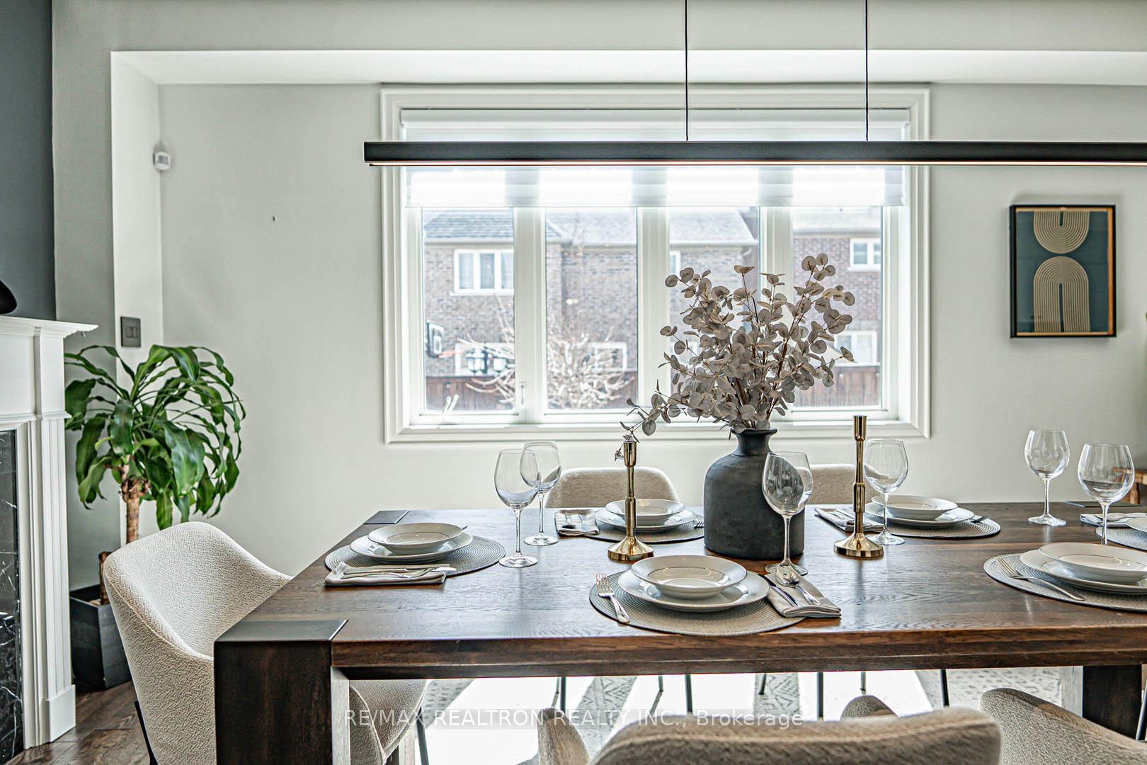 Photo 9 of 19 Duke Of Cornwall Drive, Markham, Victoria Square — HOMEH