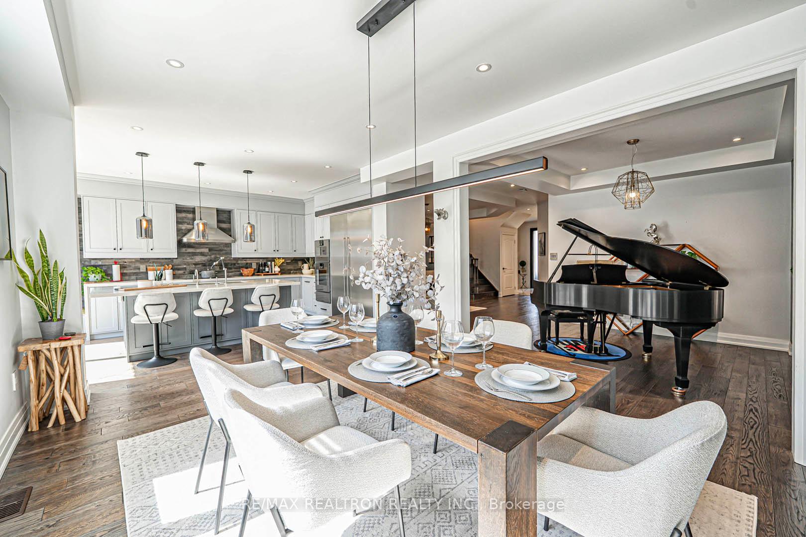 Photo 10 of 19 Duke Of Cornwall Drive, Markham, Victoria Square — HOMEH
