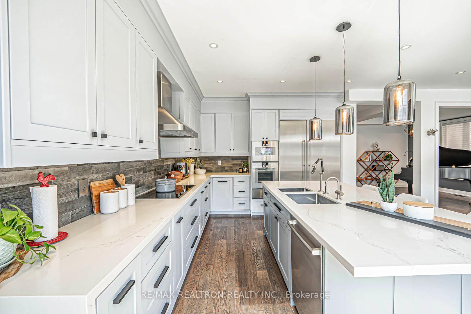 Photo 13 of 19 Duke Of Cornwall Drive, Markham, Victoria Square — HOMEH