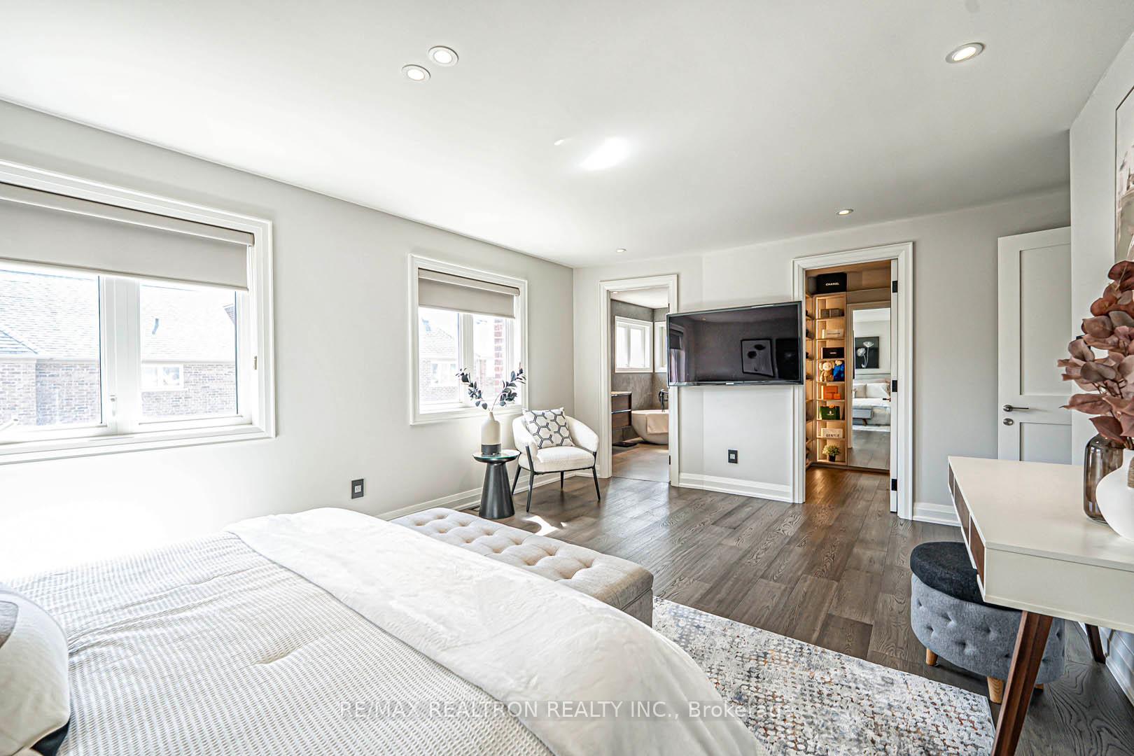 Photo 19 of 19 Duke Of Cornwall Drive, Markham, Victoria Square — HOMEH