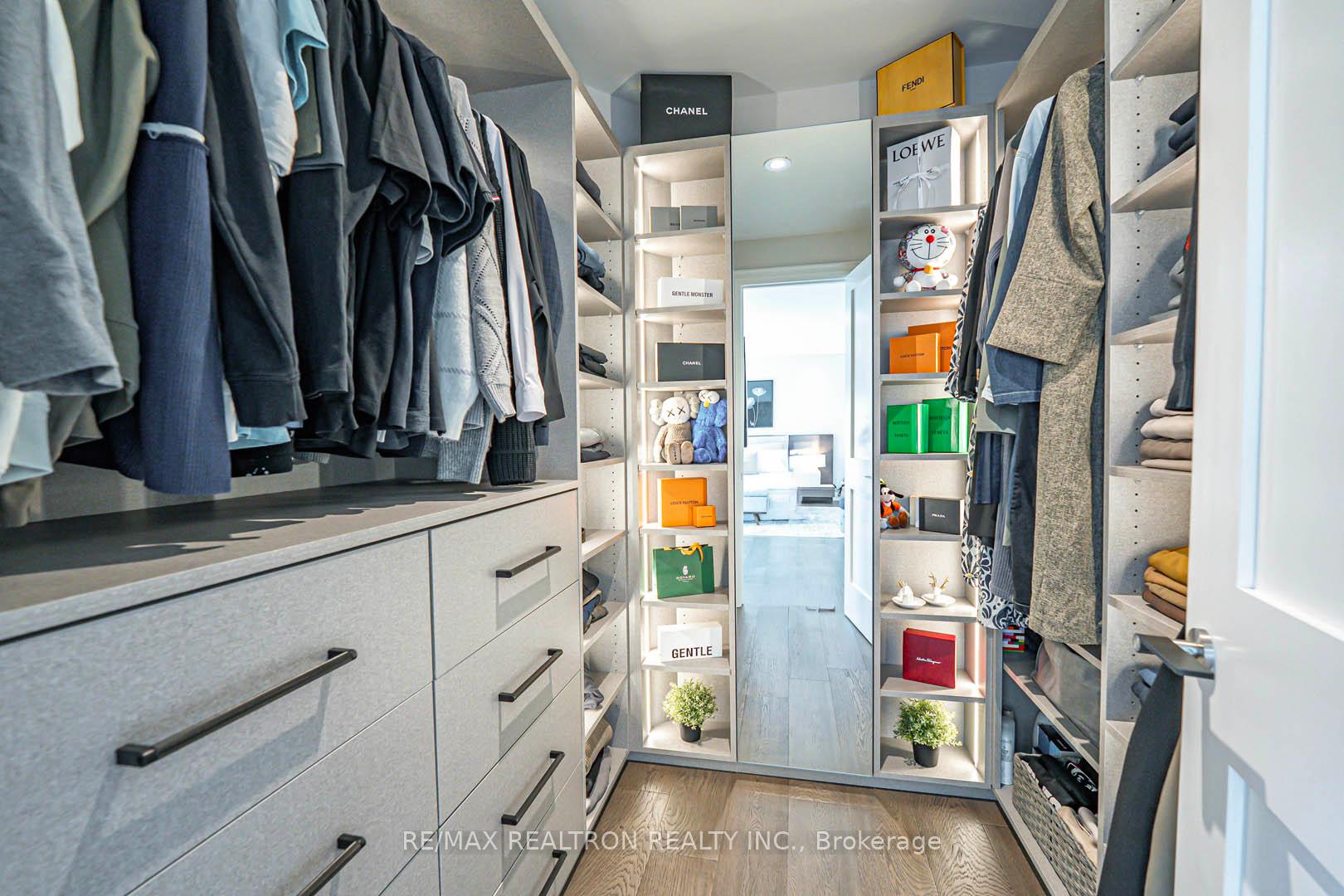 Photo 20 of 19 Duke Of Cornwall Drive, Markham, Victoria Square — HOMEH