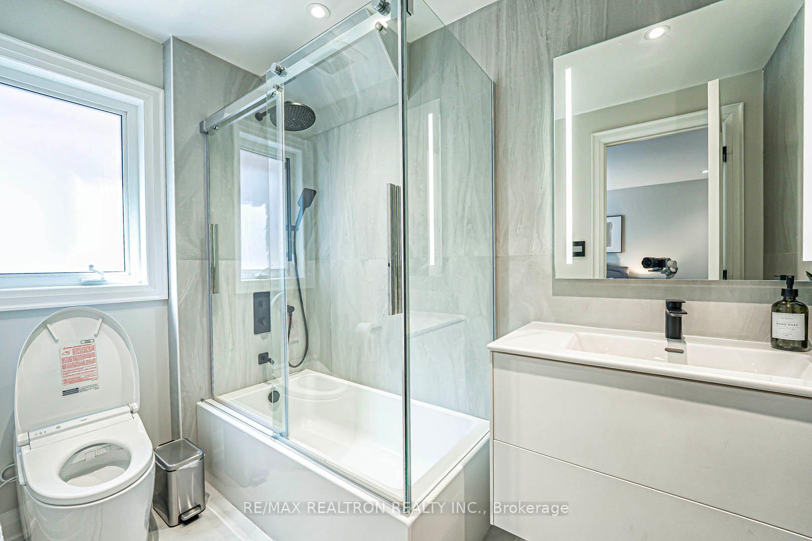 Photo 25 of 19 Duke Of Cornwall Drive, Markham, Victoria Square — HOMEH
