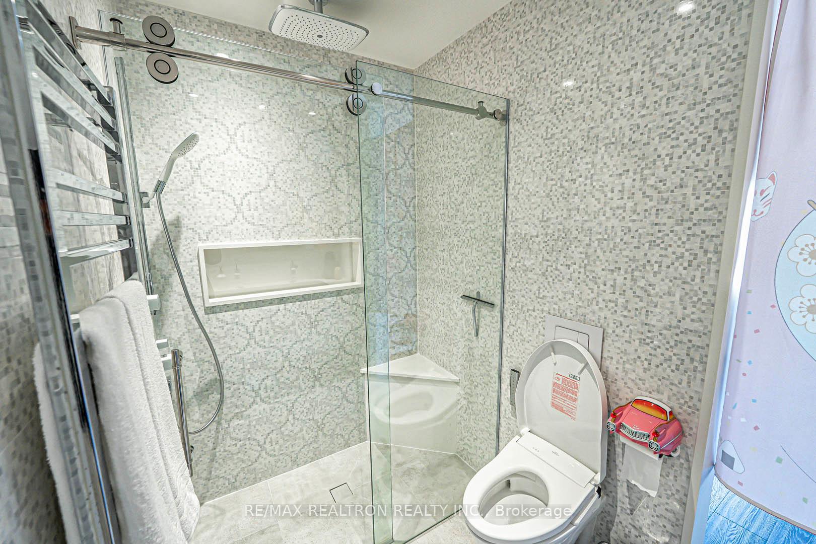 Photo 28 of 19 Duke Of Cornwall Drive, Markham, Victoria Square — HOMEH