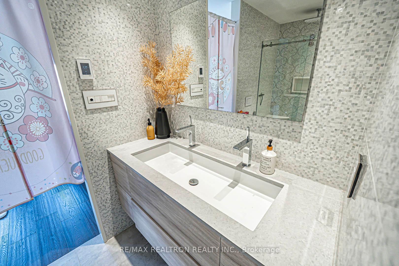 Photo 29 of 19 Duke Of Cornwall Drive, Markham, Victoria Square — HOMEH