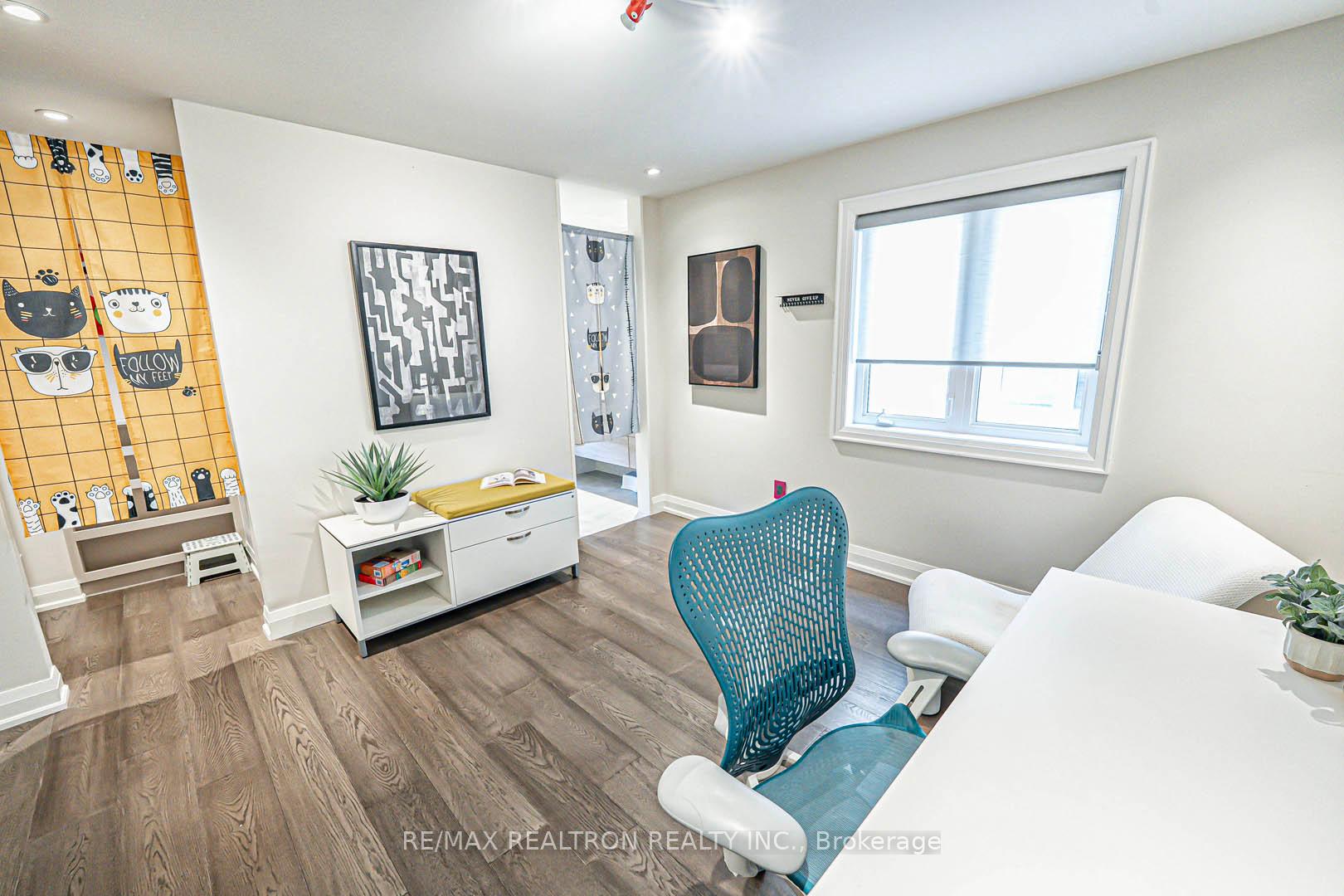 Photo 30 of 19 Duke Of Cornwall Drive, Markham, Victoria Square — HOMEH