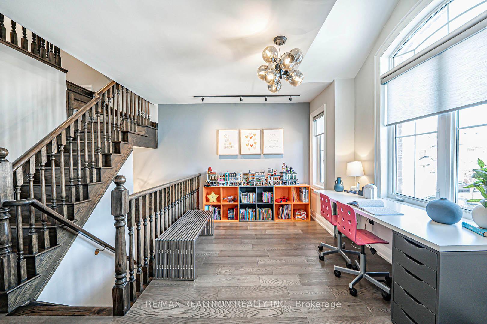 Photo 32 of 19 Duke Of Cornwall Drive, Markham, Victoria Square — HOMEH